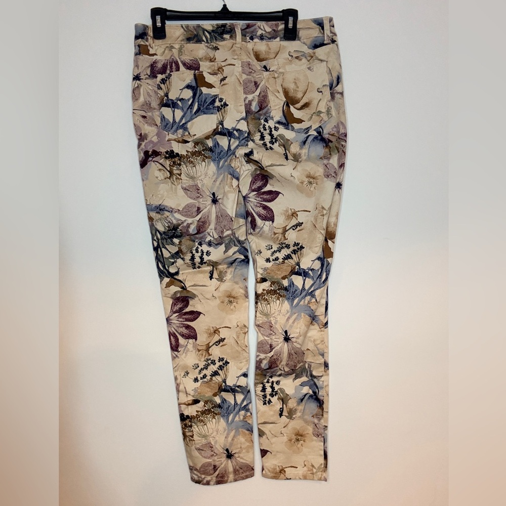 Chico's Cream and Purple Floral Straight Leg Jeans Size 8 Chico’s size 1 - Picture 6 of 7